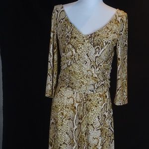 NINE WEST Brown Snake Skin Print VNeck Sz 10